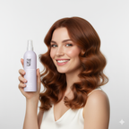 Junge Frau mit glänzendem, gewelltem Haar hält Trend Up Eco Hairspray, Produktfoto auf weißem Hintergrund.